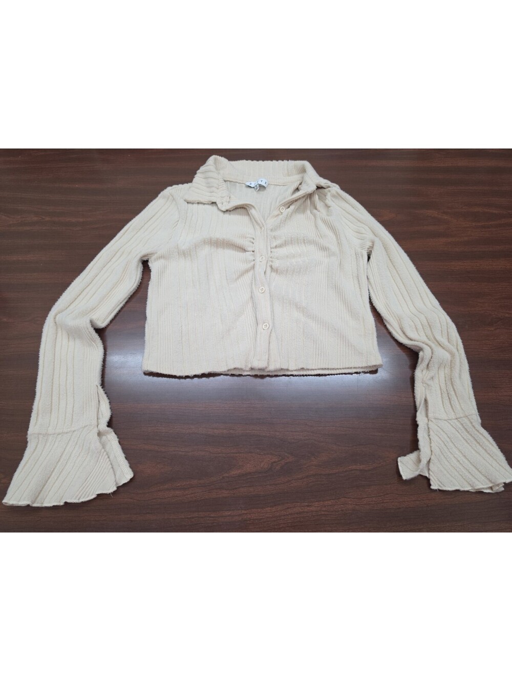 HYFVE Women Medium Slub Knit Beige Ribbed Cropped Button Up Ruched Flared Sleeve